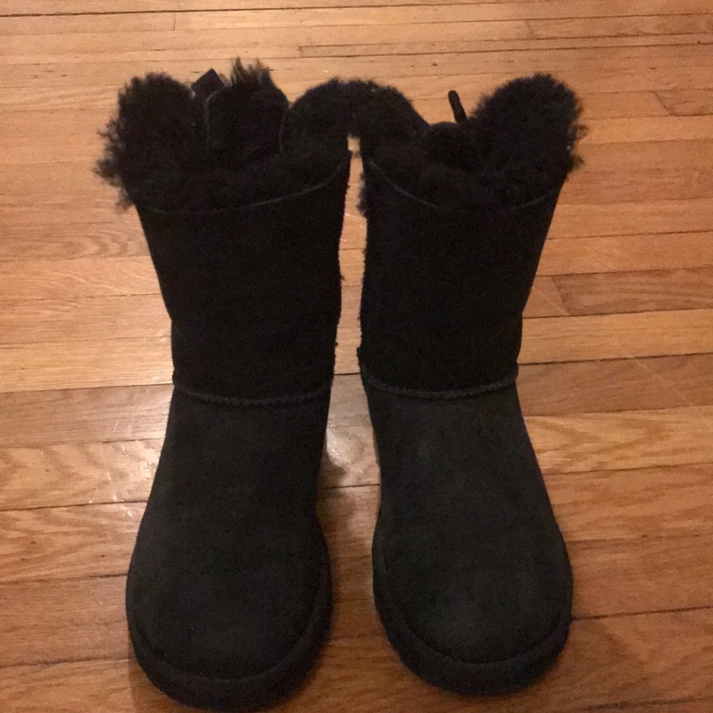 Black Ribbon Uggs